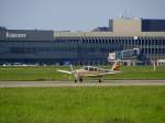 Eine private Piper PA-28RT-201T Turbo Arrow IV (D-ESMH) in Hannover. (2.5.2009)