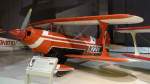 Das erste zweisitzige Flugzeug von Curtis Pitts, die S-2, im EAA Airventure Museum in Oshkosh, WI (3.12.10).