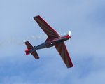 Zlin 526 AFS, D-EWQL beim Kunstflugprogramm über Gera (EDAJ), am 13.8.2016
