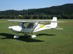 Ikarus C 42
2-sitziges leichtes Reiseflugzeug mit 80 oder 100PS Rotax-Motor,
ein Spitzenprodukt der COMCO IKARUS GmbH aus Deutschland/Schwaben
gesehen am 09.09.09 am Flugplatz in Schwenningen/BaW