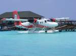 8Q-TME, DHC-6 Twin Otter von TMA hat neue Urlauber auf die Malediveninsel Meedhupparu gebracht. 10.3.2015