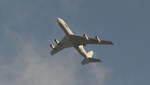 AWACS, einer der beiden Einsatzverbände der NATO-Frühwarnflotte eine Maschine von 16 befindet sich im Sinkflug über Jülich zur Nato Air Base in Geilenkirchen. Boeing E-3 Sentry ist die militärische Bezeichnung für eine Boeing 707-320, die als AWACS-Luftaufklärer unterwegs war. Am 15.06.2018 gegen 18.00 Uhr über Jülich.