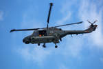 Bordhubschrauber 83+12 Westland Sea Lynx Mk 88A beim Überflug in Warnemünde zur Hanse Sail.