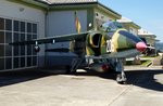 IAR-93, zweistrahliger Jagdbomber, gebaut von 1981-92 von Rumänien und Jugoslawien, steht im Militärmuseum in Pivka/Slowenien, Juni 2016