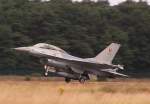 Eine F-16 B der belgischen Luftwaffe startet in KeeBee am 17.07.2007