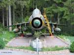 Jagdbomber und Aufklrer Sukhoi (SUCHOI) Su 22-M4 (NATO Codename: Fitter-K) der NVA - Nationale Volksarmee der DDR, gesehen im Gelnde der Ausflugsgaststtte Triebischtalbaude in der Nhe von
