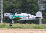 Privates Modell Bcker Jungmeister DE+CA, Flugplatz Bienenfarm, 08.08.2025