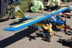 ohne, unbekanntes Propellerflugzeug um Fallschirmspringer (RC) abzusetzen ?, 40-Jahre Jubilums-Airmeeting des DMFV (Deutscher Modellflieger Verband) auf dem Flugplatz der Fa.