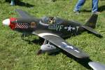 VF-T 36913, North American  P-51 B Mustang , 40-Jahre Jubilums-Airmeeting des DMFV (Deutscher Modellflieger Verband) auf dem Flugplatz der Fa.