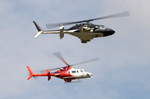 Formationsflug zweier Modellhubschrauber bei der JetPower-Messe 2016 auf dem Flugplatz Bengener Heide in Bad Neuenahr-Ahrweiler.