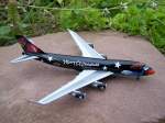 Boeing 747-400F Christmas Edition 2006 von Herpa in 1:500