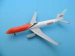 Tupolew Tu-204 (SU-EAJ) von TNT, Herpa 1:500