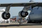 Triebwerke der C-5 Galaxy. Die vier TF39 Turbofan haben je 43000 pounds Schubkraft. Ein Triebwerk wiegt 3555kg. Der Lufteinla hat einen Durchmesser von 2,6m. Das Triebwerk ist 8,2m lang. Foto: ILA 2008, 30.05.2008 