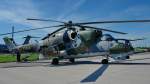 Mil Mi-24. Kampfhubschrauber der tschechischen Streitkräfte. Charakteristisch für die Mil sind der Fünfblatt-Rotor und der dreiblättrige Heckrotor. Erstflug 1969. Foto:25.05.2014