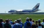 AH-124-100. Volga-Dnepa. (RA-82079). Das größte in Serie gebaute Transportflugzeug der Welt. Ein großes Ärgernis für die Zuschauer ist, nach dem Umzug auf das neue Ausstellungsgelände, das alle Flugvorführungen gegen das Sonnenlicht stattfinden. Foto:25.05.2014, ILA Berlin 