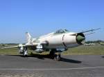 Suchoi SU 20 in weiterer Ansicht im Luftwaffenmuseum Berlin-Gatow
