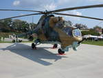 MIL MI-24 D, Kampfhubschrauber, zwei Gasturbinen Klimow TW3-117A, Szolnok Luftfahrtmuseum Ungarn (08.09.2018)