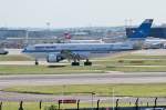 London-Heathrow. Kuwait Airways, 9K-AMA, Airbus A300-600R. Der neuste Flieger ist es zwar nicht mehr, aber bestimmt noch ein sicheres Flugzeug. 30.7.2011