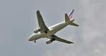 A 318-111 der Air France ( F-GUGJ ) im Anflug auf Dsseldorf - 07.06.2010