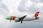 TAP Portugal Airbus A319 CS-TTJ Eusebio im Landeanflug auf den Airport Hamburg Helmut Schmidt am 04.07.17