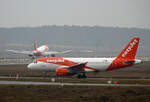 Easyjet Europe, Airbus A 319-111, OE-LQS, Airbus A 320-214, OE-IZB, BER, 30.12.2021