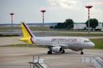 Germanwings mit Airbus A319-112 D-AKNV auf dem Weg zur Parkposition am Flughafen Berlin-Schnefeld, 19.07.08.