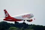 Auf in die Wolken von Hamburg heisst es fr diesen A-319 D-ABGK von Air Berlin am 03.08.08