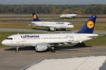 Lufthansa Airbus A319-114 D-AILR Tegernsee' zusammen mit D-AILB und D-AIQS in Berlin-Tegel im Okt.2012.