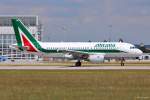 EI-IMT  Silvio Pellico  / Alitalia / A319-111 beim Start in MUC nach Rom (FCO) 01.07.2014
