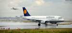 Lufthansa Airbus A319-112D-AIBI und Lufthansa Boeing 747-430 D-ABVL. Am 16.08.2014 in Frankfurt (a) Main Airport.