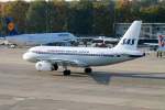 SAS Scandinavian, A319-131 OY-KBO cn2850 und LH A320 D-AIZK in Berlin -Tegel im Oktober 2013.