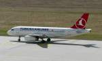 Airbus A319 (TC-JLY) von Turkish Air rollt zum TakeOff. Flughafen Leipzig/Halle 04.04.2015