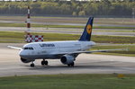 D-AILB Lufthansa Airbus A319-114   Wittenberg-Lutherstadt   in Tegel zum Gate am 04.05.2016