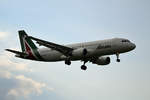Alitalia, Airbus A 320-216, EI-DSX, TXL, 05.08.2017