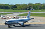 Condor Airbus A320 D-AICA Retro Livery rollt nach der Landung am Airport Hamburg Helmut Schmidt am 06.05.18 zum Gate.