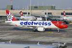 A320-314  Corvatsch  der Edelweiss HB-IJU rollt am 19.1.19 an sein Gate am Flughafen Zürich.