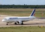 Air France A 320-211 F-GFKT bei der Ankunft auf dem Flughafen Berlin-Tegel am 12.09.2009