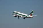 Alitalia I-BIKC nach dem Start in Schiphol, 1.