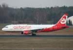 Air Berlin A 320-214 D-ABDT nach der Landung in Berlin-Tegel am 05.12.2009