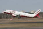 Air Berlin A 320-214 D-ABDE beim Start In Berlin-Tegel am 27.02.2010
