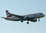 Austrian A 320-212 OE-LBR kurz vor der Landung in Berlin-Tegel am 16.07.2011