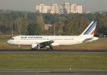 Air France A 320-214 F-GKXR nach der Landung in Berlin-Tegel am 15.10.2011