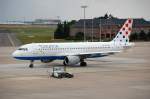 Croatia Airlines mit Airbus A320-211 9A-CTF bei den Startvorbereitungen am Flughafen Berlin-Schnefeld, 19.07.08.