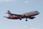 Air Berlin A 320-214 D-ABNA bei der Landung in Berlin-Tegel am 21.07.2012