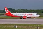 Air Berlin, D-ABFP, A320-214 rollt in MUC zum Start nach Dsseldorf (DUS) 21.05.2013