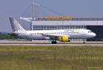 Vueling, EC-IEI, A320-214 bei der Landung in MUC aus Malaga (AGP) 17.06.2013