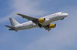 Vueling, EC-LAA  Vueldone , A320-214 in MUC im Steigflug nach Barcelona (BCN) 19.06.2013