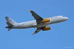 Vueling, EC-LUN, A320-232 in MUC im Steigflug nach Malaga (AGP) 08.07.2013
