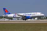 TC-OBI / Onur Air / A320-233 in MUC bei der Landung aus Antalya (AYT) 16.08.2013