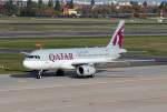 Qatar Airways A 320-232 A7-AHX bei der Ankunft in Berlin-Tegel am 19.10.2013